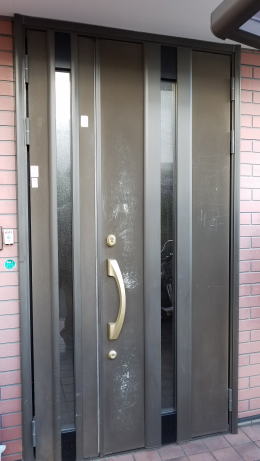 アルミ製玄関ドア塗装例33-01ドア塗装