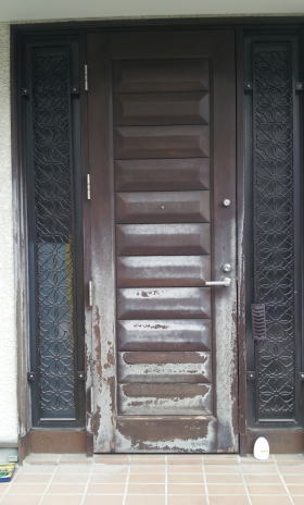 木製玄関ドア塗装例　塗装前　横浜港北区