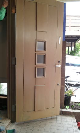 木製玄関ドア塗装修理　塗装例57-9
