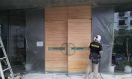 木製玄関ドア塗装修理　塗装例60-7