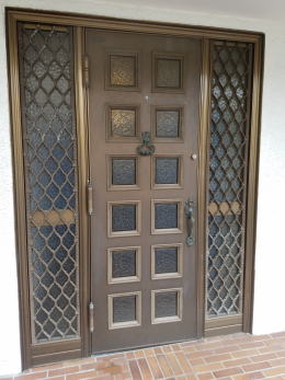 アルミ製玄関ドア塗装例41-01ドア塗装