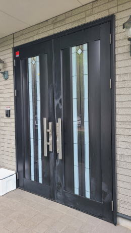 アルミ製玄関ドア塗装例55-01 横浜市戸塚区