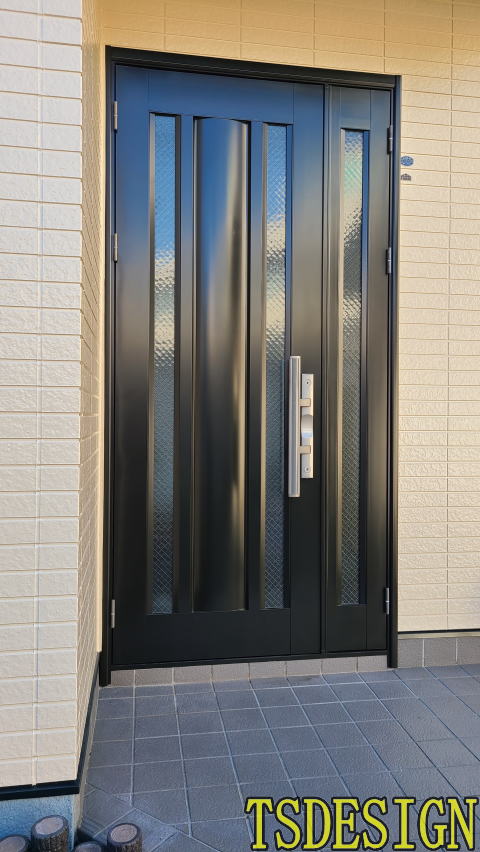アルミ製玄関ドア塗装例57-03　横浜市戸塚区