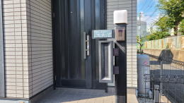 アルミ製玄関ドア塗装例57-04 横浜市戸塚区