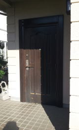 木製ヤマハ玄関ドア塗装例　塗装前横浜本牧