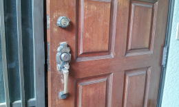 塗装例51-7　木製玄関ドア塗装修理