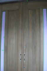 ヤマハ玄関ドア塗装例　下地ステイン着色乾燥後
