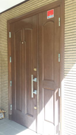 横浜市木製玄関ドアの塗装例170-4