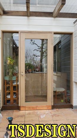 木製玄関ドア塗装　256-02　ＴＳＤＥＳＩＧＮ横浜市