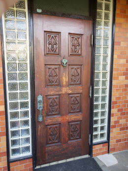 ヤマハ玄関ドア塗装例329-01