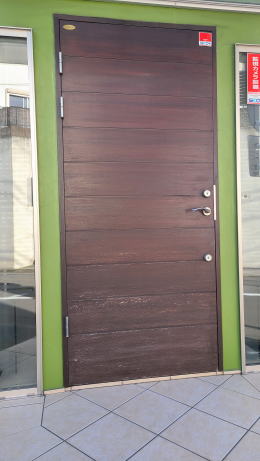 木製玄関ドア塗装例442-01　横浜市港北区