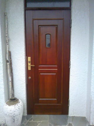 玄関ドアにリフォーム塗装例　